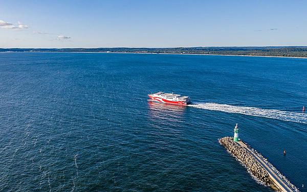 Der "Skane Jet" fährt aus dem Hafen
