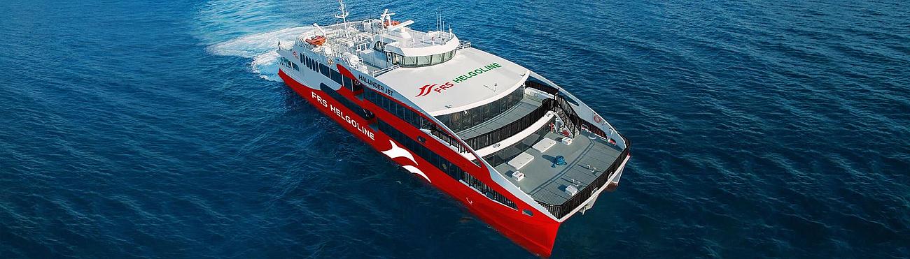 Luftansicht des "Halunder Jet" auf See.