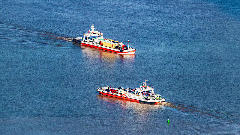 Two of the Elbferries passing each other.