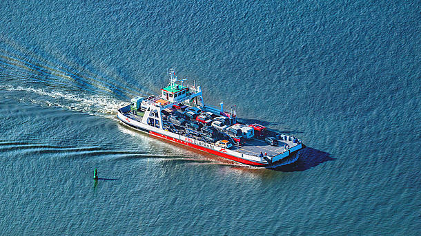 The Elbferry MS "Glückstadt" on the water.