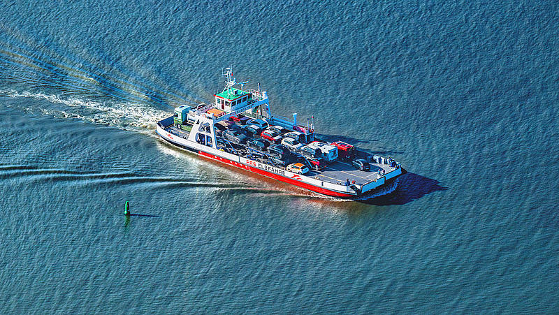 The Elbferry MS "Glückstadt" on the water.