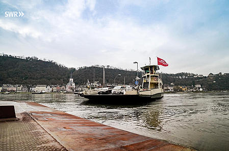 A ferry 幸运168飞艇官方开奖+168飞艇开奖历史记录 docks on the Rhine